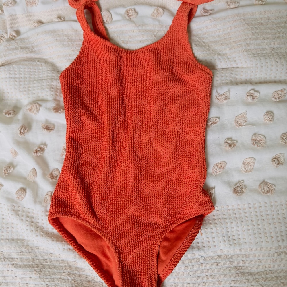 Bow swimsuit